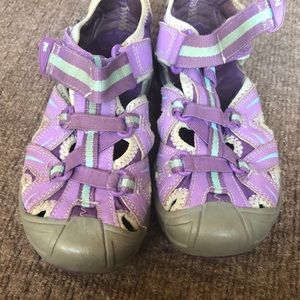 Girls Merrell size 2 sneaker/sandal
